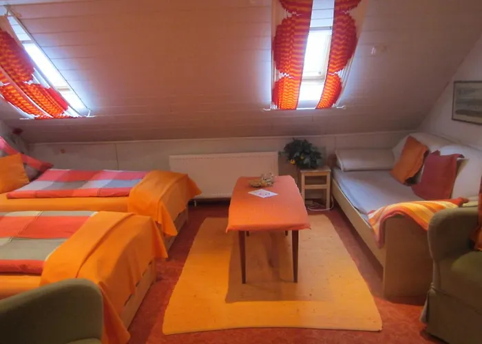 Antonia, 15110 里尔